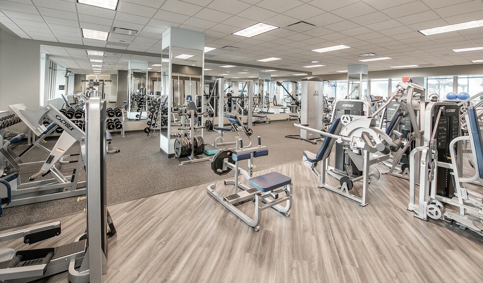 More Photos Of 841 Prudential Dr, Jacksonville Unknown For Lease