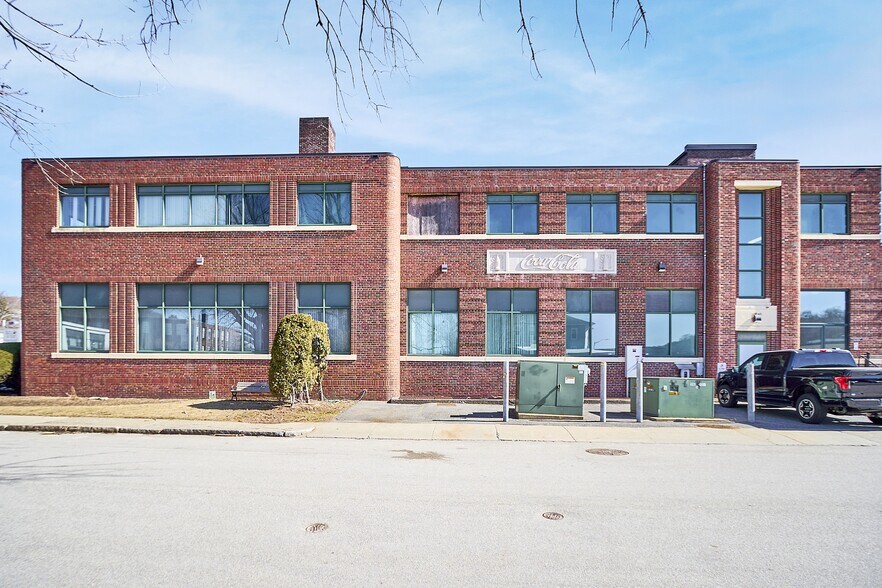 More Photos Of 333 Shrewsbury St, Worcester Warehouse For Lease
