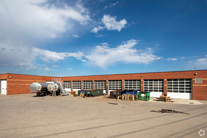 More Photos Of 6950 Tomken Rd, Mississauga Truck Terminal For Sale