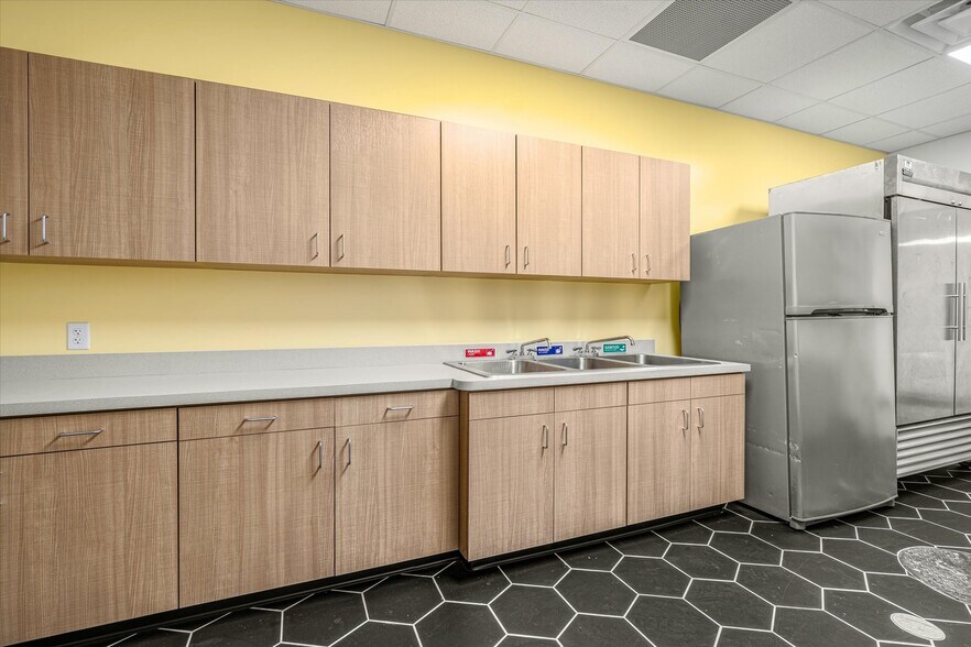 More Photos Of 481 Shores Blvd, Saint Augustine Medical For Sale