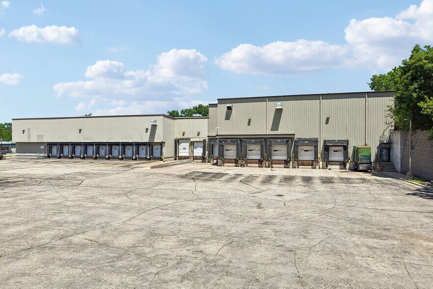 More Photos Of 4484 Robertson Rd, Madison Warehouse For Sale