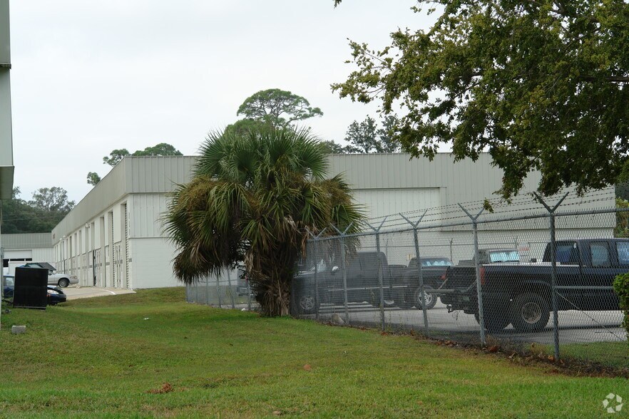 Primary Photo Of 707 Samms Ave, Port Orange Warehouse For Lease