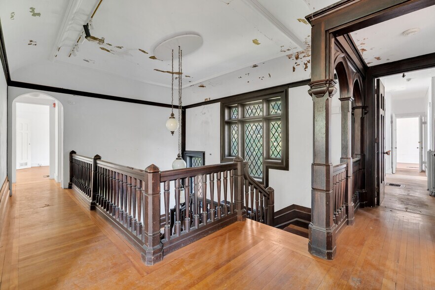 More Photos Of 51 Trumbull St, New Haven Office For Sale