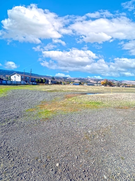 More Photos Of 404 20th St, La Grande Land For Sale