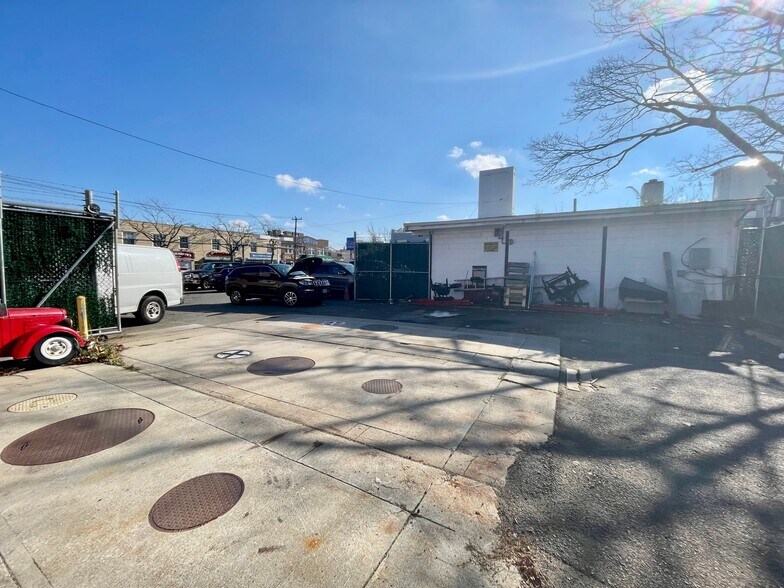 More Photos Of 441 Beach 129th St, Rockaway Park Service Station For Sale