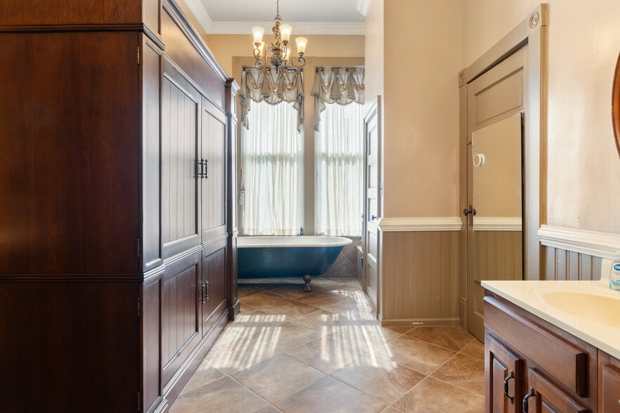 More Photos Of 639 Tower St, Tazewell Specialty For Sale