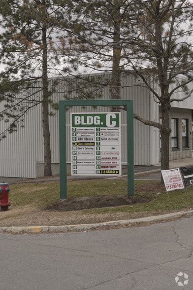 More Photos Of 2285 St Laurent Blvd, Ottawa Office For Lease