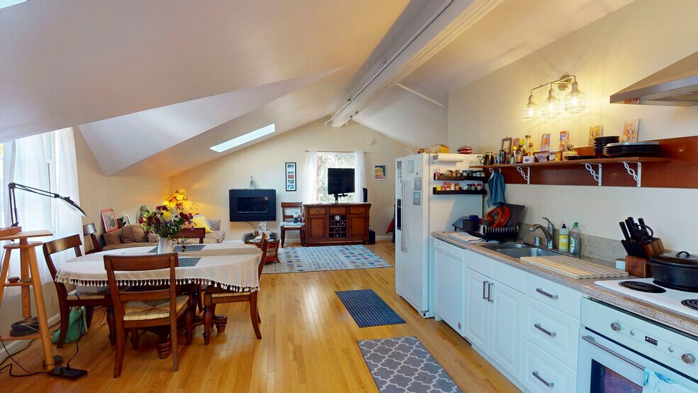 More Photos Of 380 Bohemian Hwy, Sebastopol Storefront Retail Residential For Sale