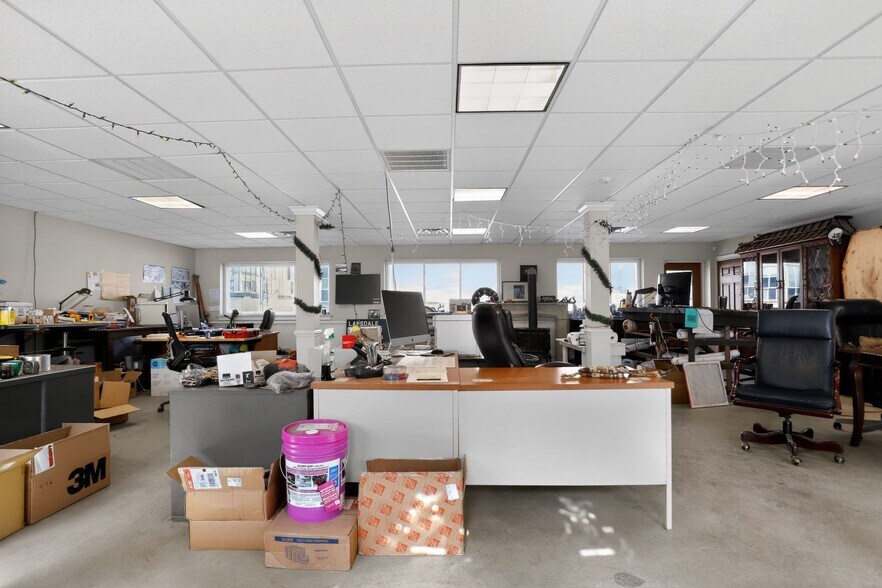 More Photos Of 935 W 6th St, Lansdale Industrial For Sale