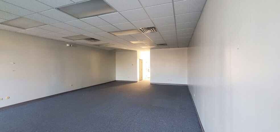 More Photos Of 121 Springfield Ave, Joliet Storefront Retail Office For Lease