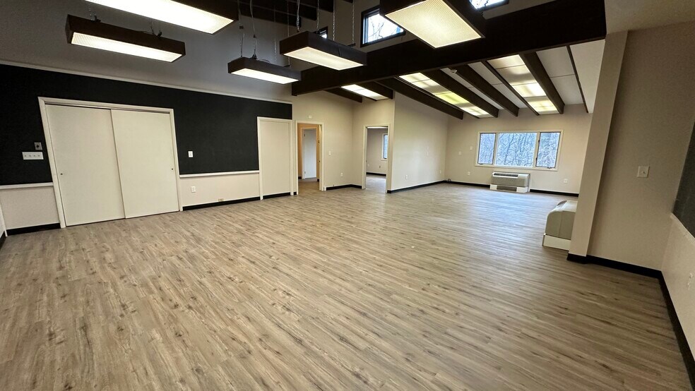 More Photos Of 3005 Brodhead Rd, Bethlehem Office For Sale