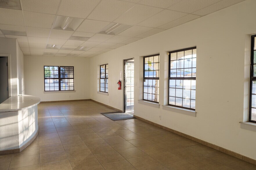 More Photos Of 83373-83407 State Highway 111, Indio Auto Dealership For Lease