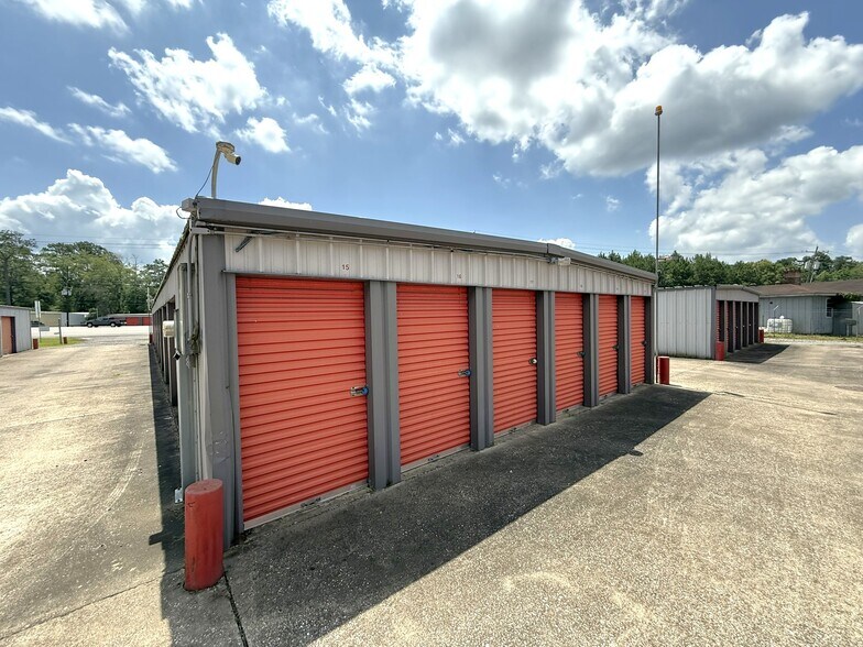 More Photos Of 4497 Main St, Vidor Self Storage For Sale