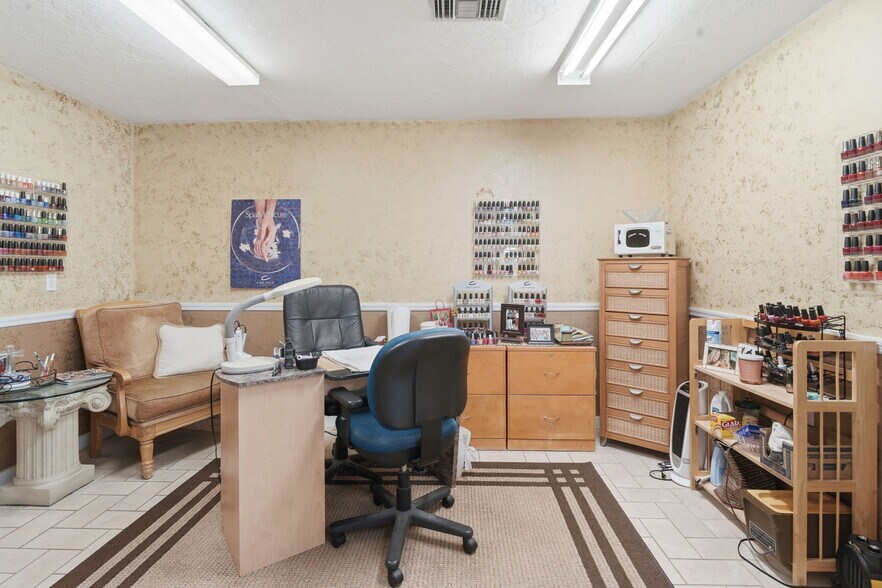 More Photos Of 1030 Camphor Ln, Deland General Retail For Sale