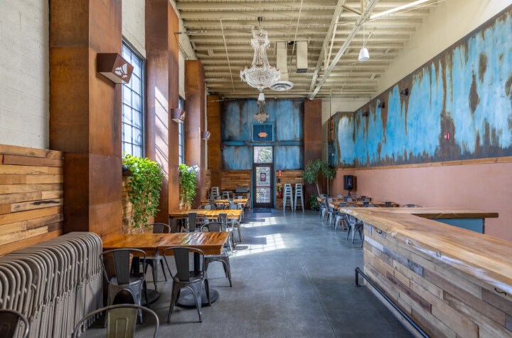 More Photos Of 32 Banks Ave, Asheville Flex For Lease