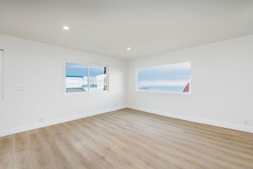 More Photos Of 217 43rd St, Manhattan Beach Apartments For Sale
