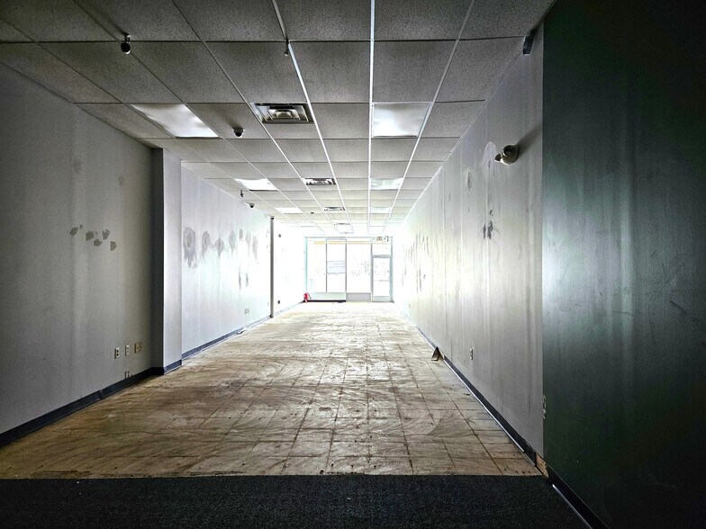 More Photos Of 3405-3419 E Genesee Ave, Saginaw Unknown For Lease