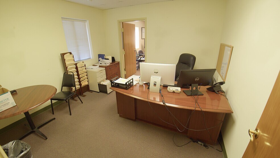 More Photos Of 3299 Northcrest Rd, Atlanta Office For Sale