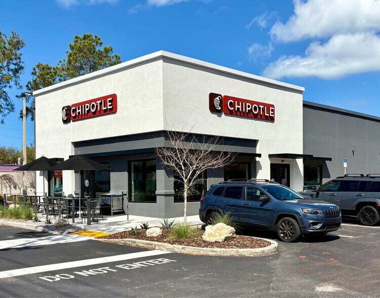 Primary Photo Of 13677 Walsingham Rd, Largo Fast Food For Sale