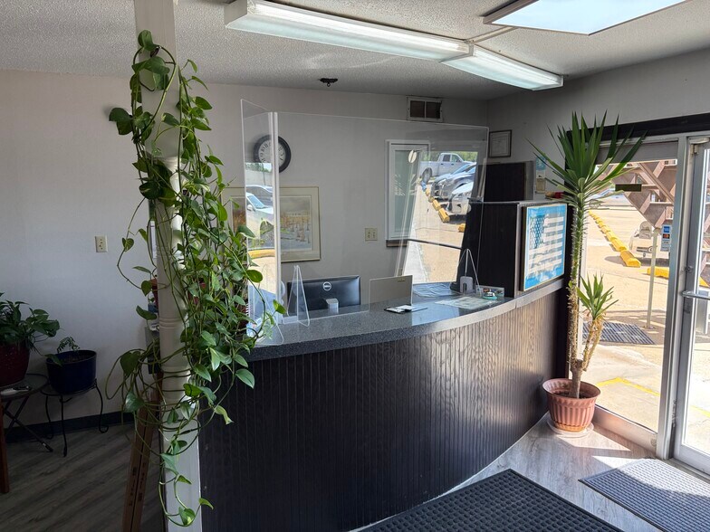 More Photos Of 100 5th St, Adair Hotel For Sale
