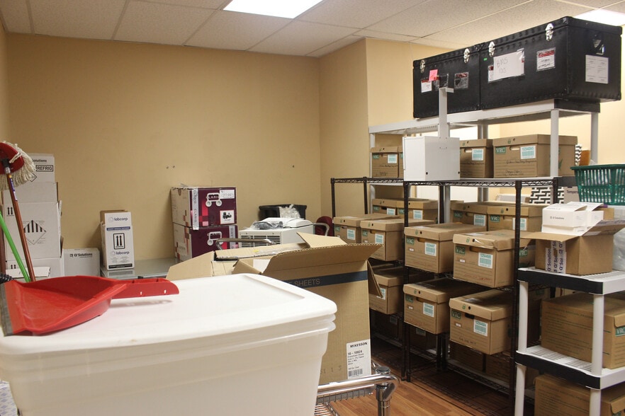 More Photos Of 804 N Belcher Rd, Clearwater Office For Sale