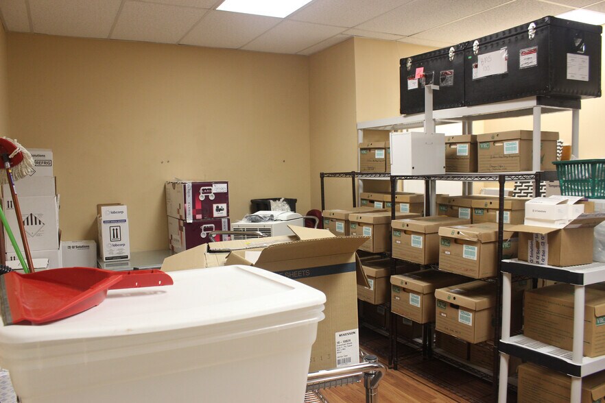 More Photos Of 804 N Belcher Rd, Clearwater Office For Sale