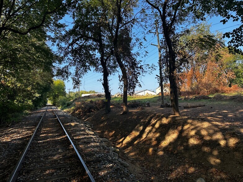 More Photos Of 651 Lincoln St, Oxford Land For Sale