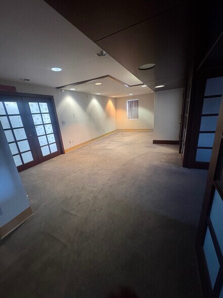More Photos Of 1130 Vester Ave, Springfield Medical For Lease