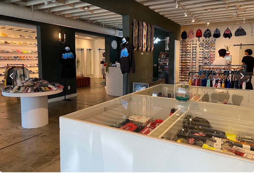 More Photos Of 7660 Melrose Ave, Los Angeles Storefront For Lease
