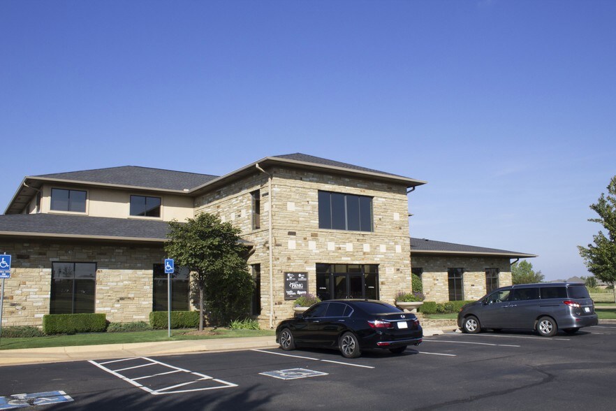 More Photos Of 2529 S Kelly Ave, Edmond Office For Lease