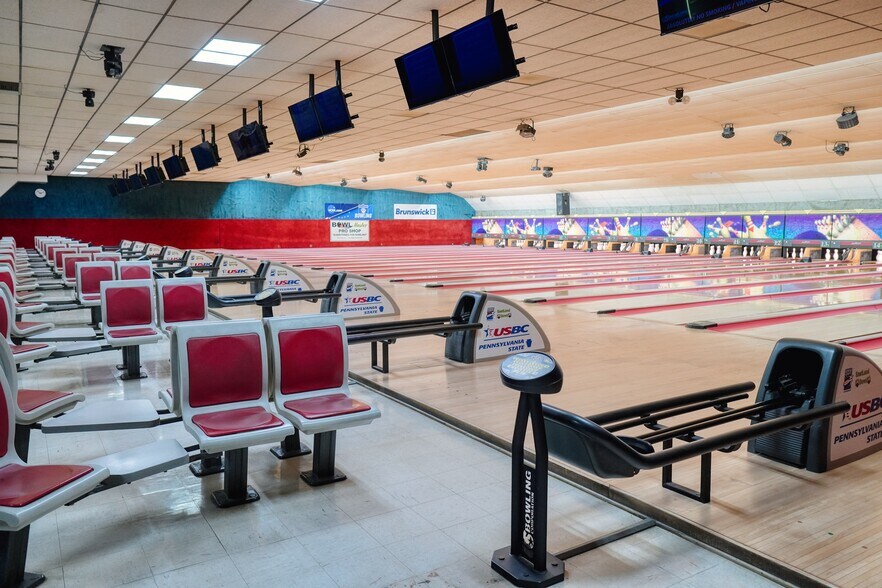 More Photos Of 3279 McClelland Ave, Erie Bowling Alley For Sale