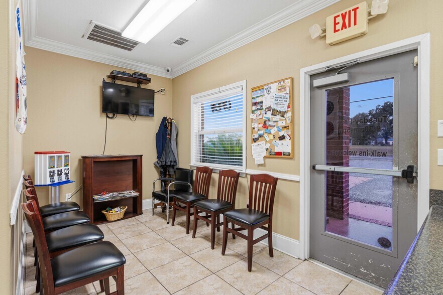 More Photos Of 537 S Ferdon Blvd, Crestview Office For Lease