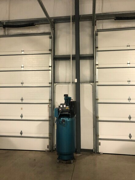More Photos Of 114 Venture Dr, Pataskala Warehouse For Lease