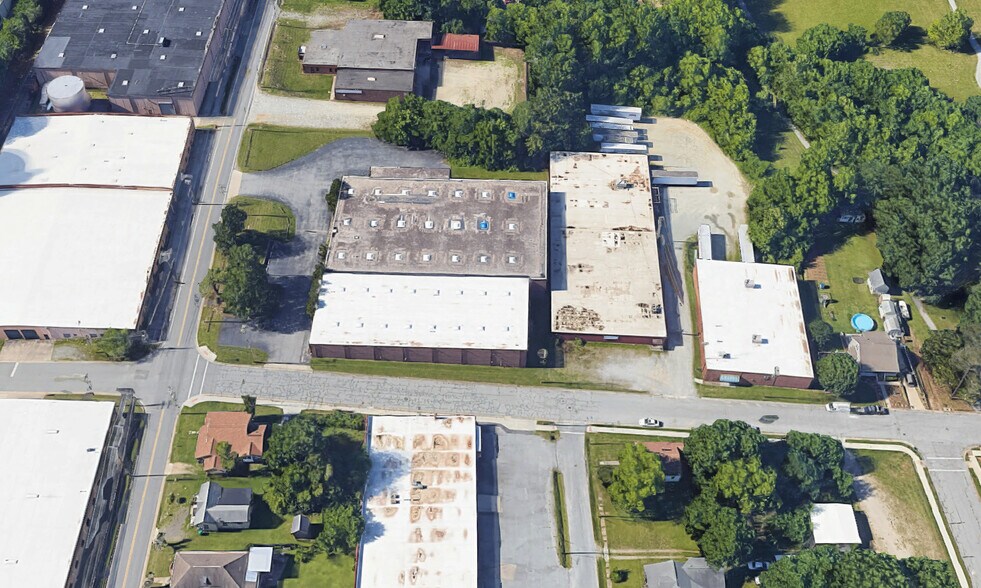 More Photos Of 702 Prospect St, High Point Warehouse For Lease