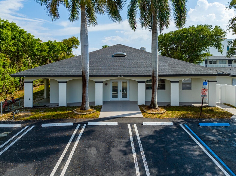 More Photos Of 1020 N Riverside Dr, Pompano Beach Apartments For Sale