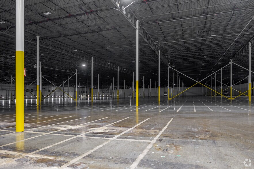 More Photos Of 2380 Sullivan Rd, Aurora Manufacturing For Lease