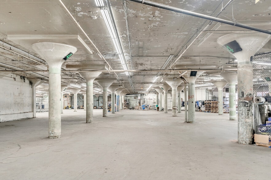 More Photos Of 150 Avenue L, Newark Warehouse For Sale