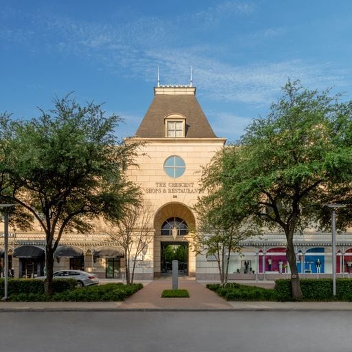 More Photos Of 100 Crescent Ct, Dallas Unknown For Lease