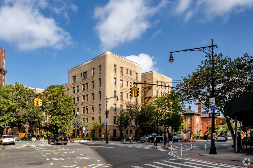 Primary Photo Of 20 Plaza St E, Brooklyn Apartments For Sale