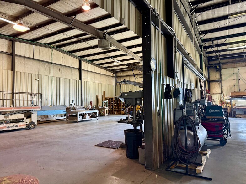 More Photos Of 933 N Industrial Way, Ely Warehouse For Sale