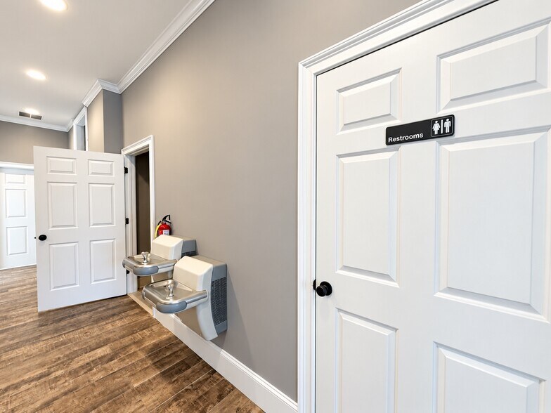 More Photos Of 501 S Main St, Alpharetta Medical For Lease