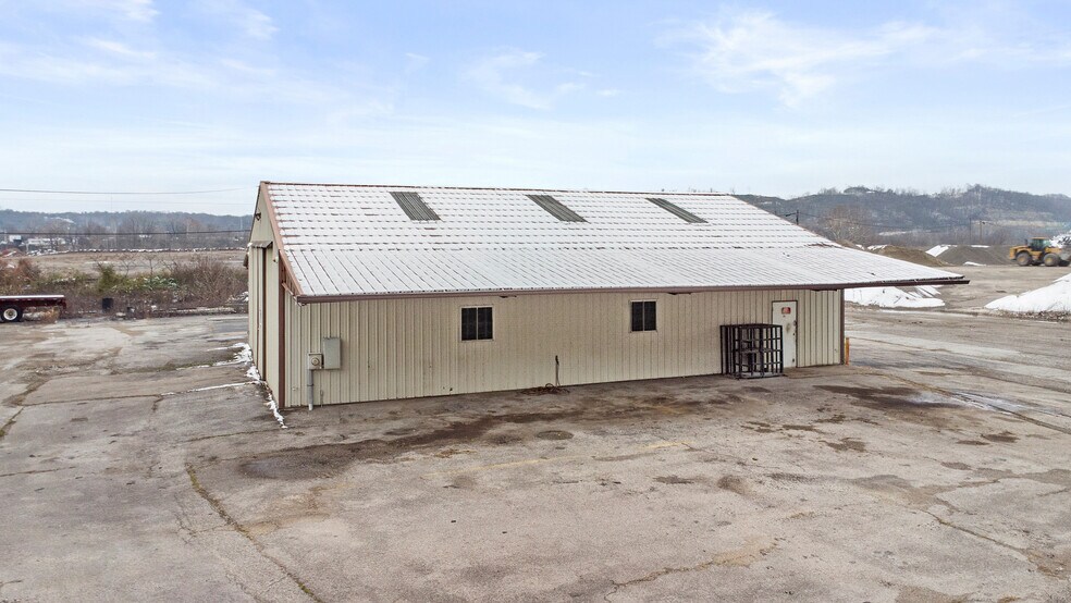 More Photos Of 100 Armco Rd, Ashland Manufacturing For Lease