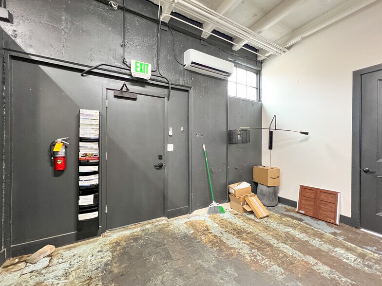 More Photos Of 11 Sullivan Way, Asheville Warehouse For Lease