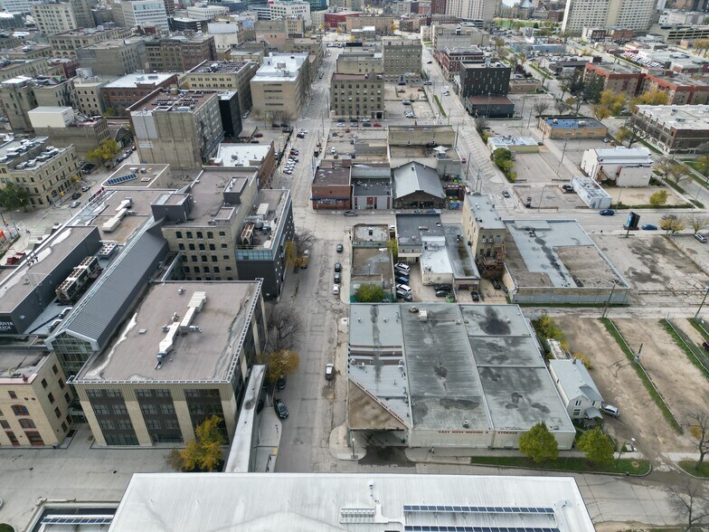 More Photos Of 330 Elgin Av, Winnipeg Industrial For Sale