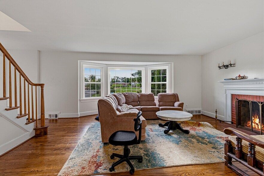 More Photos Of 109 Broadview Ave, Warrenton Storefront Retail Office For Sale
