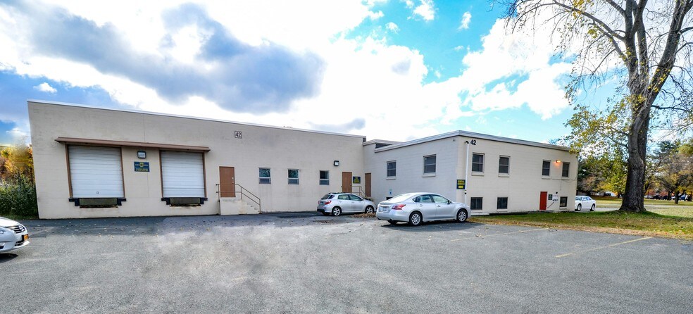 More Photos Of 42 Karner Rd, Albany Light Distribution For Lease