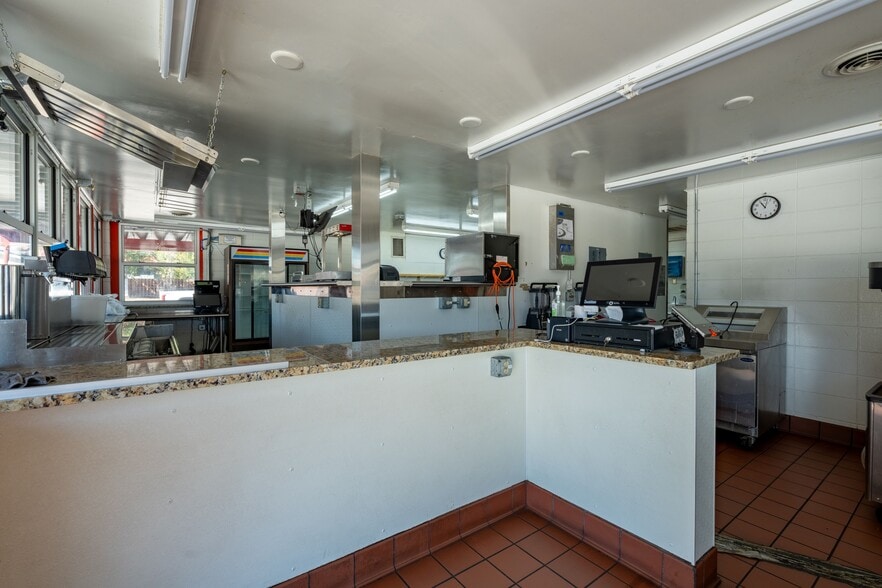 More Photos Of 514 S Water St, Sparta Fast Food For Sale