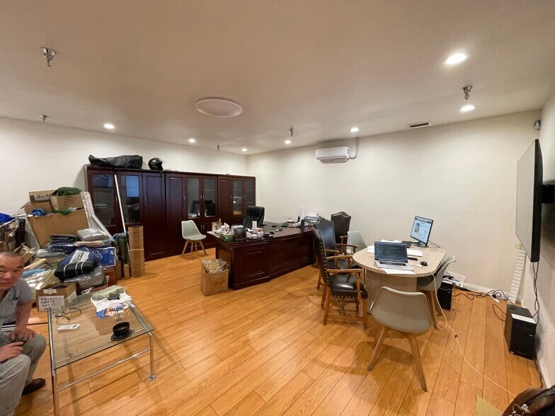 More Photos Of 444 Athol St, San Bernardino Warehouse For Sale