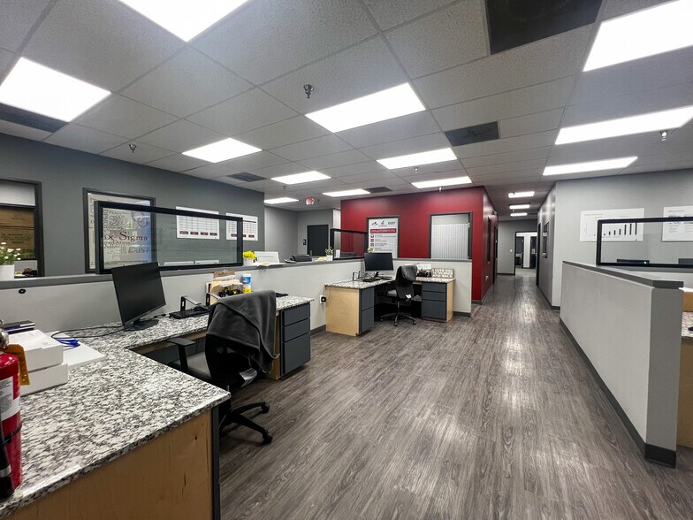 More Photos Of 8600 N Royal Ln, Irving Distribution For Lease