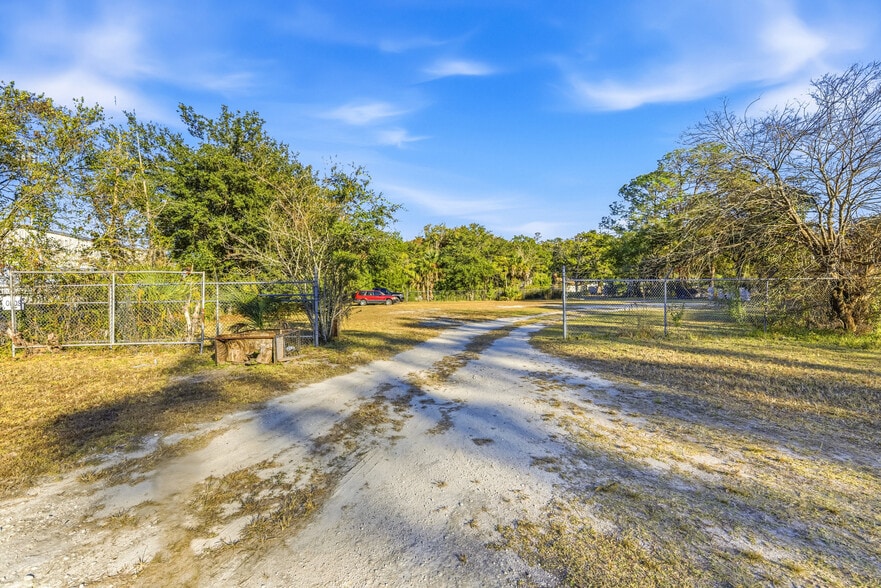 More Photos Of 0 Leslie Rd, Jacksonville Land For Lease